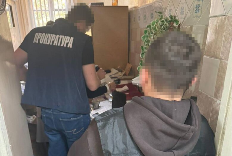 У Львові лікарка за хабар допомагала стати інвалідом