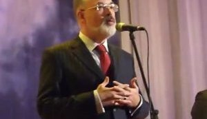 Табачник пожаловался, что Янукович названивает ему по ночам: 22:45 звонит телефон - думаю, опять будут издеваться, но надо ответить. ВИДЕО