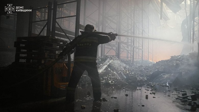 Russian attack in the Kyiv region: three injured, search for woman continues