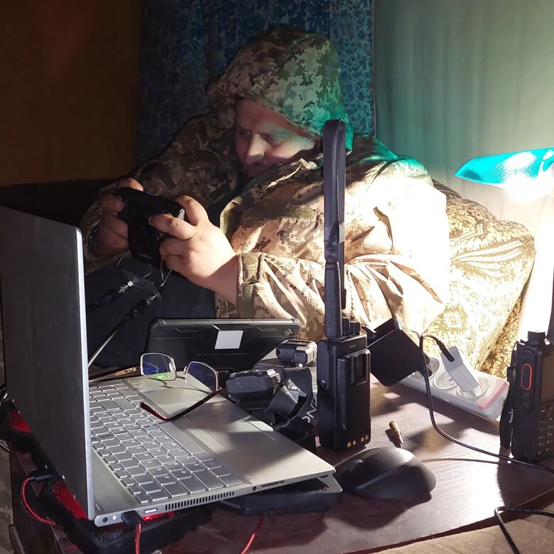 Неодноразовий учасник шоу Зважені та щасливі, хокеїст, а тепер аеророзвідник Микола Ворошнов: За вісім років путін підготував людей, які зламають йому хребет 04