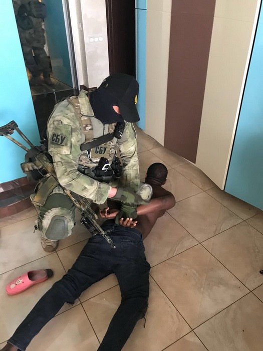 Задержаны интернет-мошенники, выманившие у гражданки США 1,5 млн долл., - СБУ 01