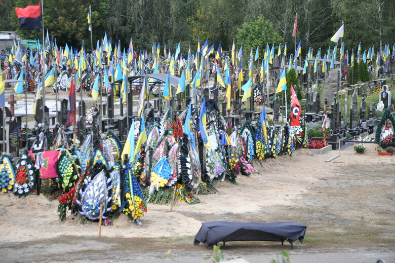 Kyiv. Alley of Heroes at Lysove cemetery. Rows of flags over Ukrainian soldiers’ graves 18