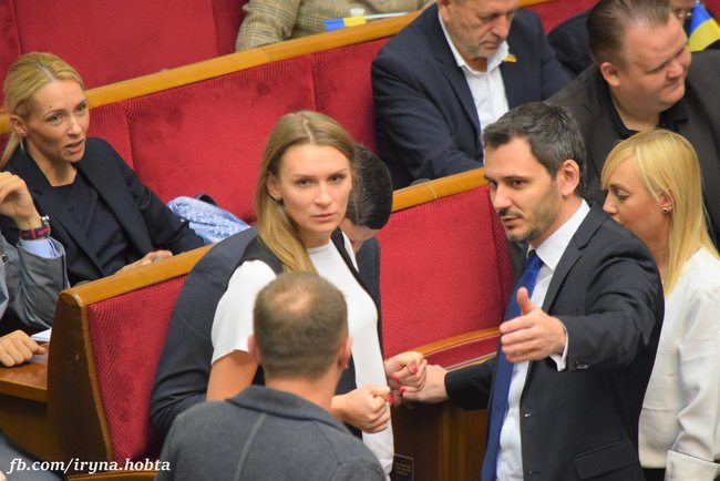 На Зеленського перед виборами намагалися натиснути: заходьте в коаліцію - будемо переформовувати уряд в інтересах Коломойського, - слуга народу Чернєв 05