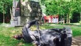 снос коммунистам памятников