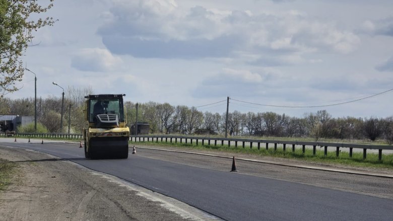 В Украине в этом году уже отремонтировали 8,1 миллиона квадратных метров дорог