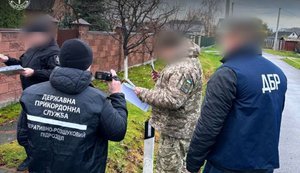 Повідомлено про підозру прикордонникам, які сприяли незаконному виїзду понад 120 чоловіків. ФОТОрепортаж