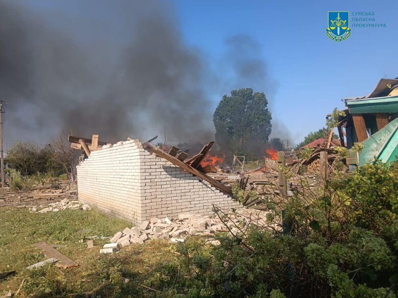 Росіяни скинули авіабомбу на Ямпіль Сумської області, четверо поранених