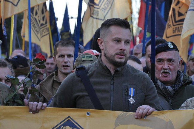 Националисты провели в центре Киева Марш УПА 25