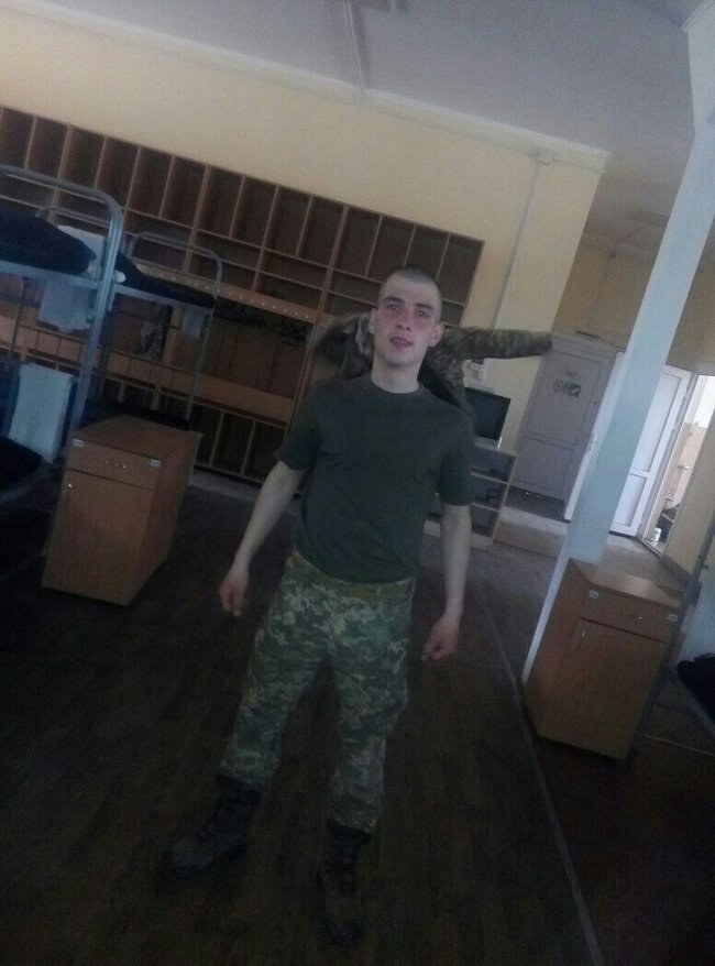Із загиблим на Донбасі воїном 81-ї ОАеМБр Дмитром Мироненком попрощаються 17 лютого в Харкові 01