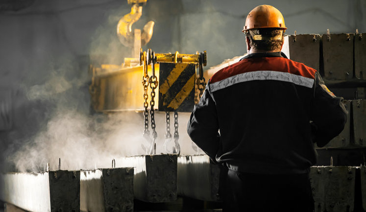 Несмотря на потери от войны, металлургия Украины продолжает оставаться фундаментом экономики, - The Economist