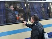 Переважна більшість українців позитивно ставиться до внутрішніх переселенців!