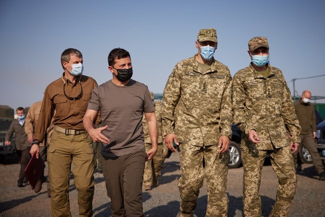 Зеленский побывал в лагере ГУ разведки на Донбассе 05