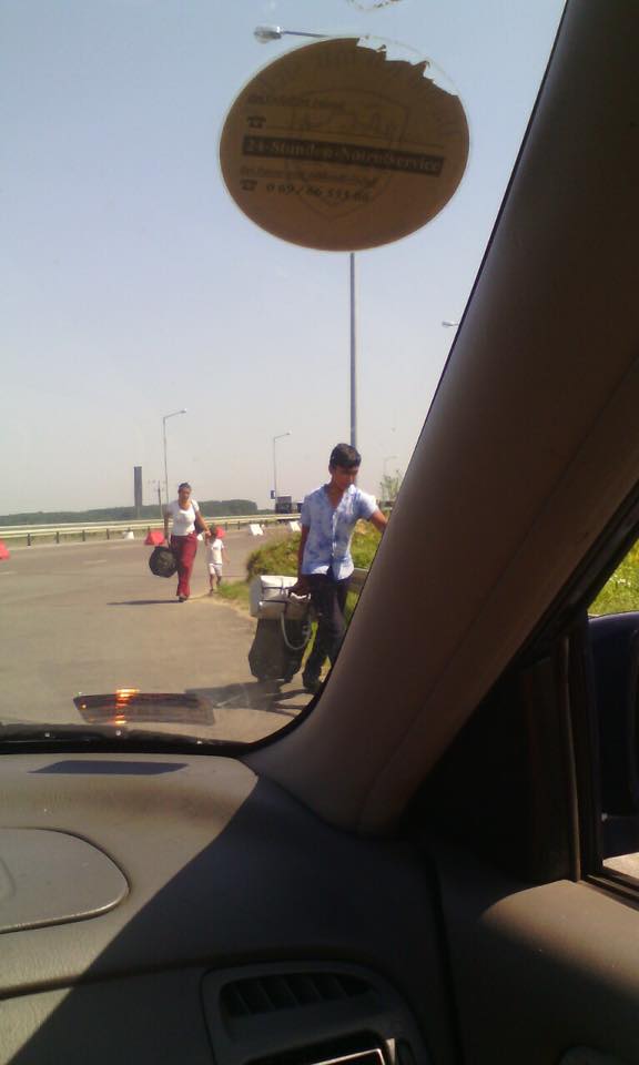 Порошенко сказав без віз, - група ромів намагалася перейти кордон із Польщею 02