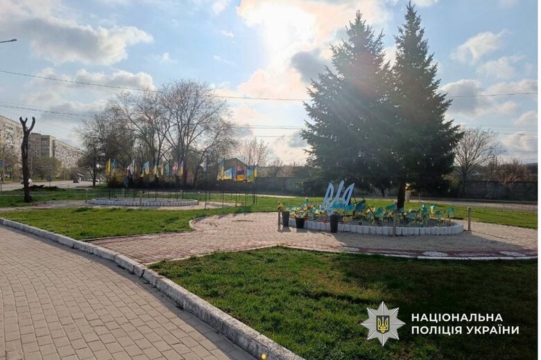 Чоловік вчинив хуліганські дії на Алеї пам'яті у Дніпрі
