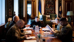Зеленский провел совещание с военными: Добропольская контрнаступательная операция продолжается. ФОТО