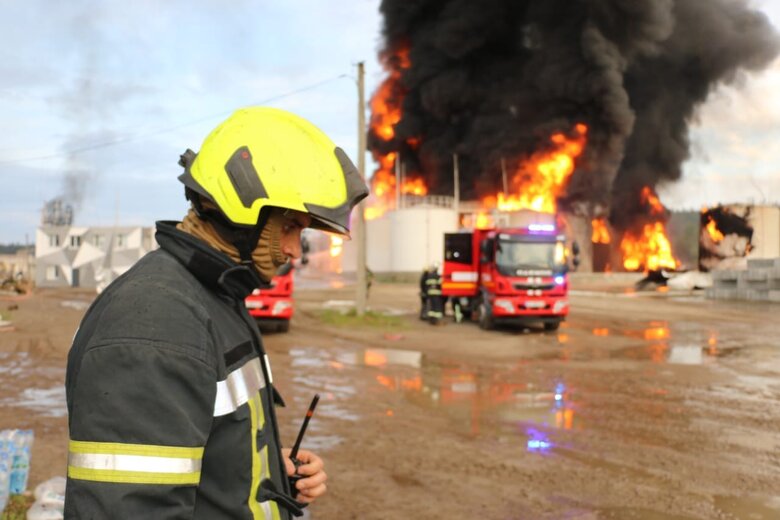 Ruscists destroyed oil refinery in Meref in Kharkiv region 04