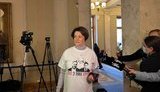 Южанина пришла в Раду на выступление Зеленского в футболке с надписью "Кто из них крот?". ФОТО