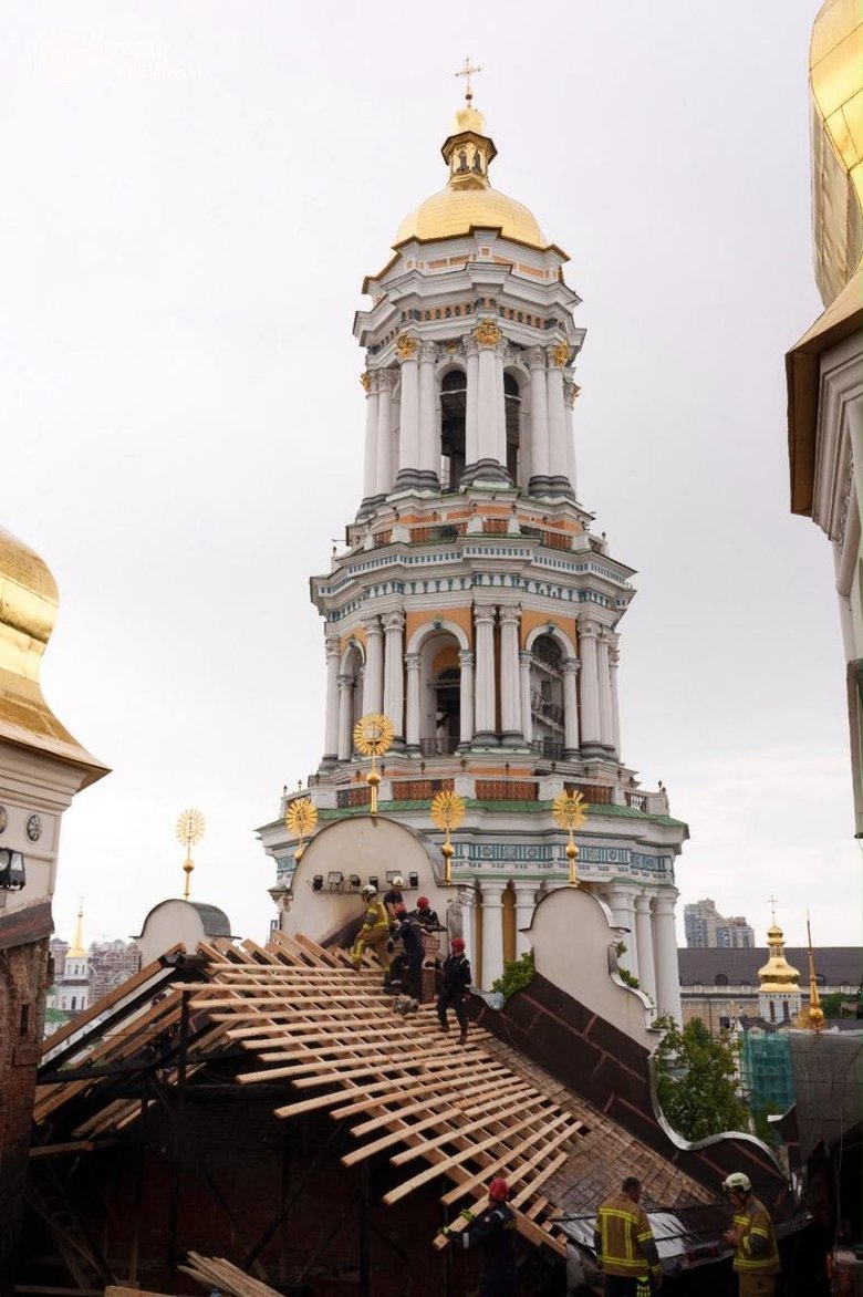 ДСНС завершила відновлення даху Успенського собору в Києво-Печерській лаврі