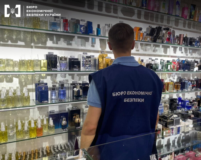 БЕБ знайшло ще одну масштабну схему виробництва підробних парфумів 03