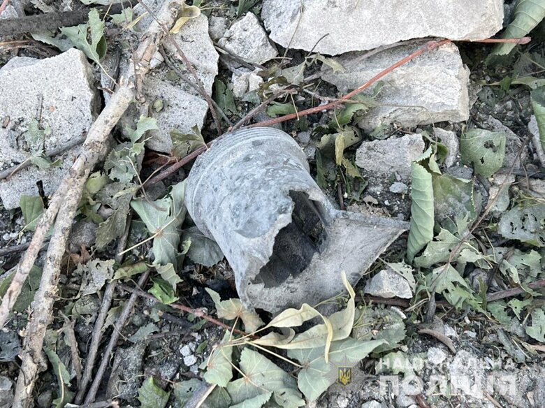 Рашисты нанесли 12 ударов по Луганщине. Разрушены частные дома, торговые заведения, - Нацполиция 04