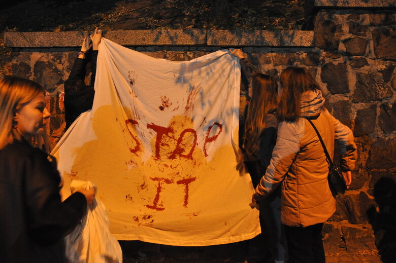 Russia+Iran new axis of evil: у Києві пікетували посольство Ірану через постачання зброї Росії 10