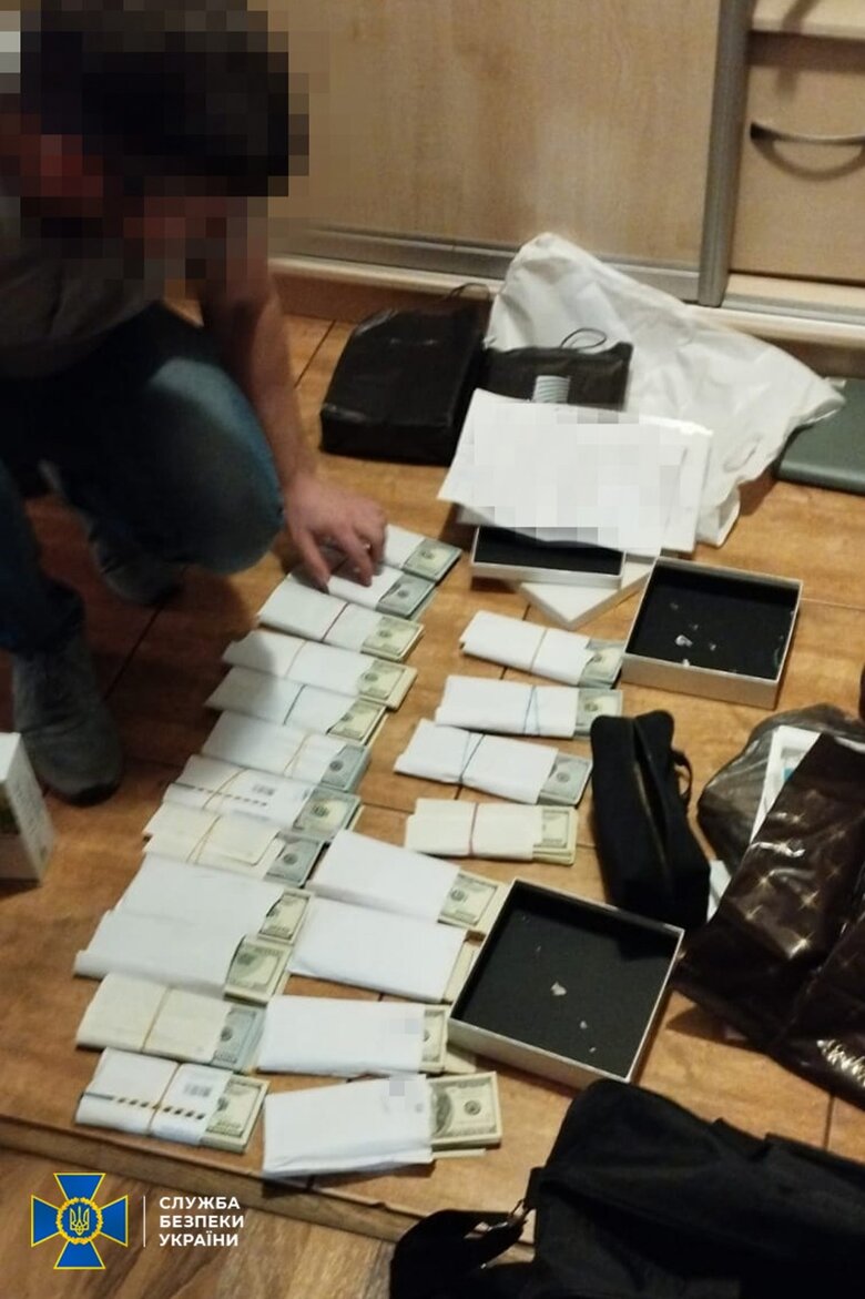 СБУ та НАБУ проводять обшуки у топпосадовців Запорізькій області у справі щодо привласнення гуманітарної допомоги 02