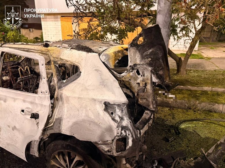 Ворог поцілив по авто у Харкові