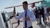 Рейс "Київ - Ужгород" затримали через те, що "слуга народу" Тищенко вирішив познімати себе на відео, - журналіст. ВIДЕО