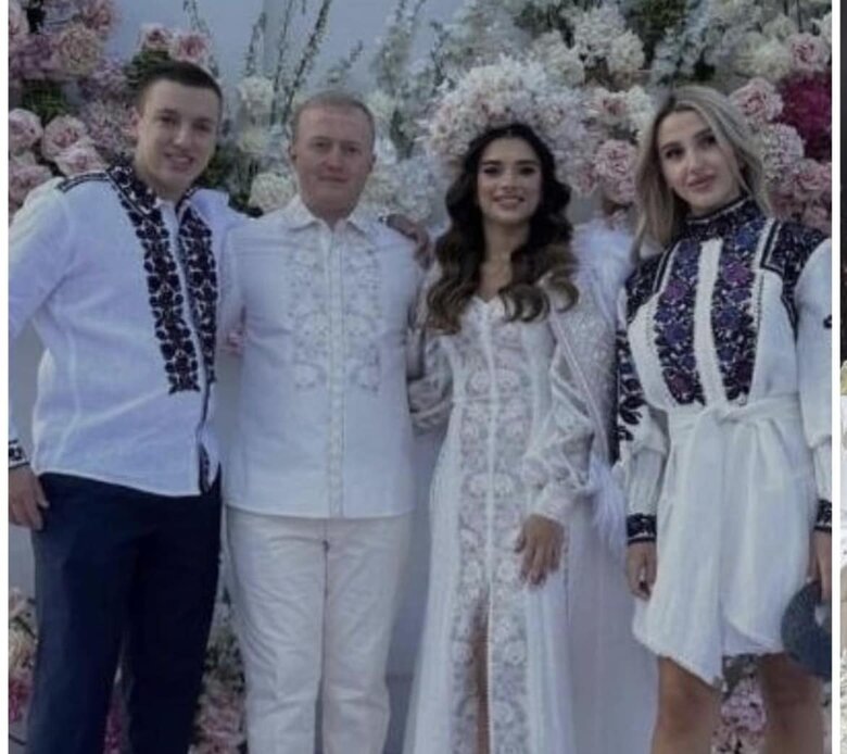 Гуляли два дня, звезды, торт за 100 тыс. грн и ботинки за 50 тыс.: экс-прокурор Печерского района Киева и экс-сотрудница ГБР устроили роскошную свадьбу на Львовщине 01 Гуляли два дня, звезды, торт за 100 тыс. грн и ботинки за 50 тыс.: экс-прокурор Печерского района Киева и экс-сотрудница ГБР устроили роскошную свадьбу на Львовщине 01