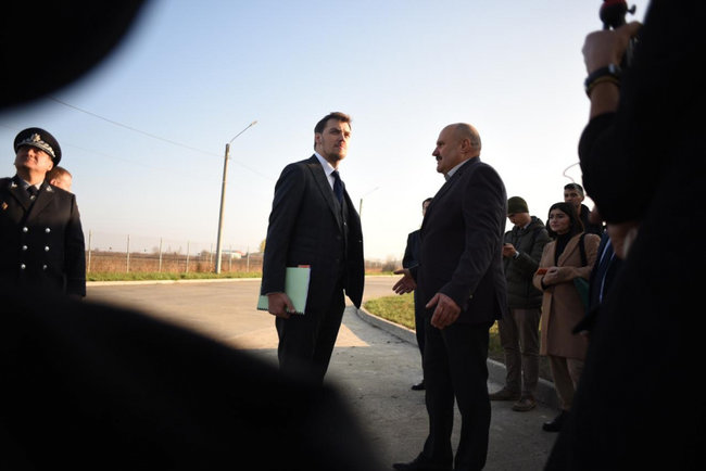 Гончарук дав місяць на ліквідацію контрабанди на митниці 03