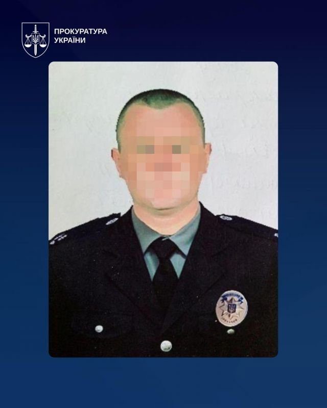Полковники поліції створили озброєну банду та вибивали гроші