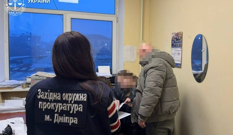 Врачи в Днепре случайно прооперировали ребенку не ту руку: им сообщили о подозрении