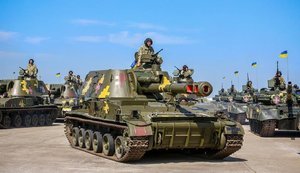 Техніка, залучена до параду в Києві, відправлена ​​в пункти дислокації, - Порошенко. ФОТО