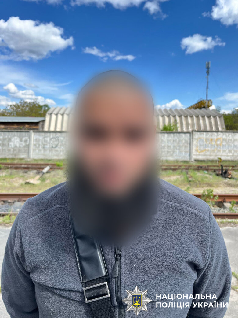 На Київщині викрили угруповання, яке вимагало $20 тисяч і викрало авто