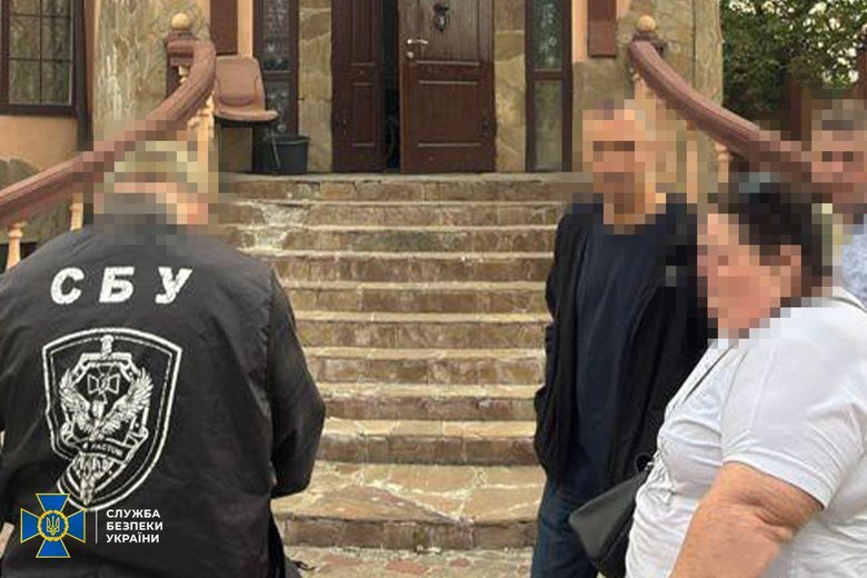 Под прикрытием благотворительных фондов помогали уклонистам
