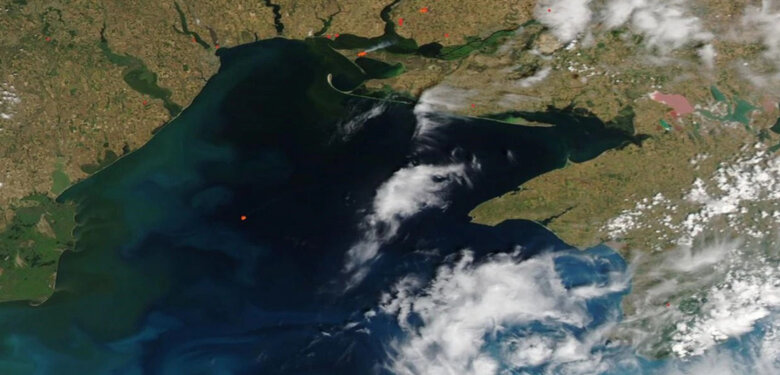Супутникові знімки NASA зафіксували пожежу на вишках Бойка 01