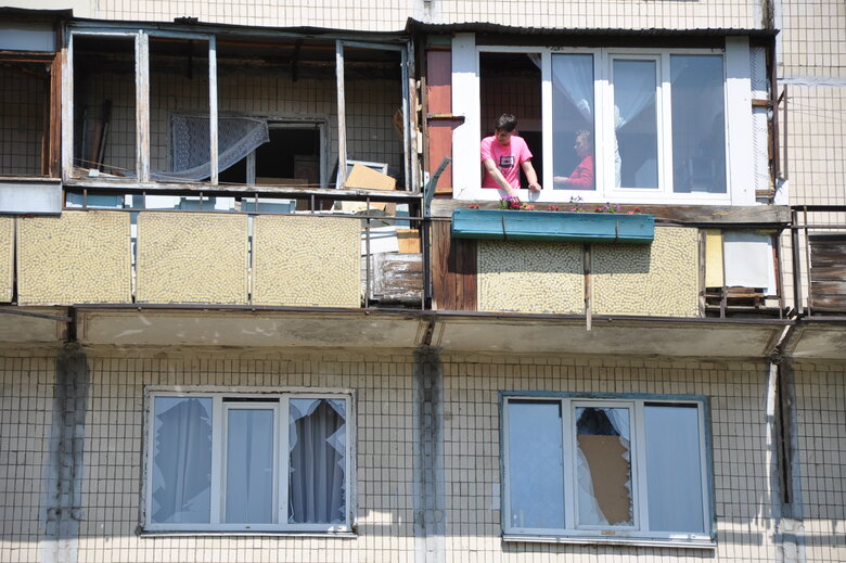 Consequences of shelling in Desnyansky district of Kyiv 33