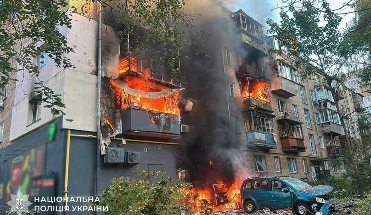 Росія атакувала Київ дронами: уламки впали у чотирьох районах, двоє загиблих і 13 постраждалих. ФОТОрепортаж (оновлено)