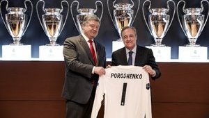 "Poroshenko 1": глава ФК "Реал Мадрид" Перес подарував Президенту України футболку клубу з символікою першого номера. ФОТОрепортаж