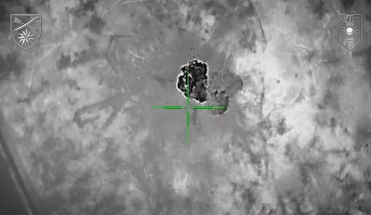 "Полювання" операторів дронів 66-ї ОМБр: 20 скидів по рашистах у лісі на Лиманщині. ВIДЕО