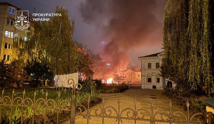 Наслідки нічної атаки БпЛА на Київ: 8 осіб травмовано, виникли пожежі. ФОТОрепортаж