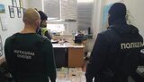 Полиция разоблачила схему незаконной легализации иностранцев на территории Украины: среди организаторов экс-сотрудник Миграционной службы. ВИДЕО+ФОТОрепортаж