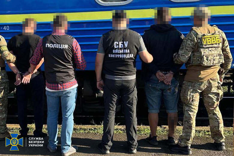 СБУ та Нацполіція затримали 12 організаторів схем ухилення від мобілізації