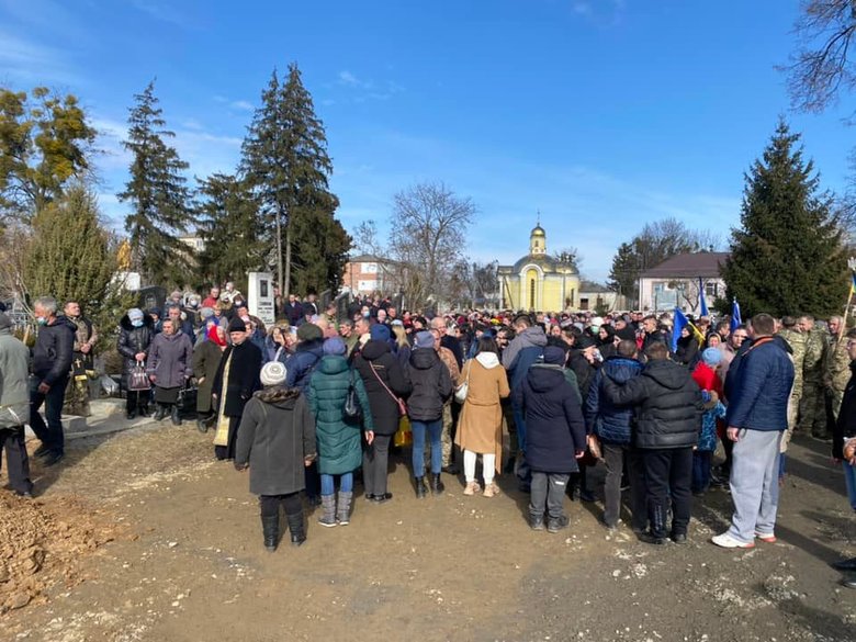 На Вінниччині попрощалися із загиблим внаслідок російського обстрілу воїном 56-ї ОМПБр Денисом Кононенком 33