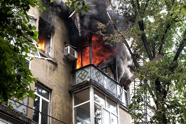 Наслідки атаки дронами на Суми: є значні руйнування у середмісті 07