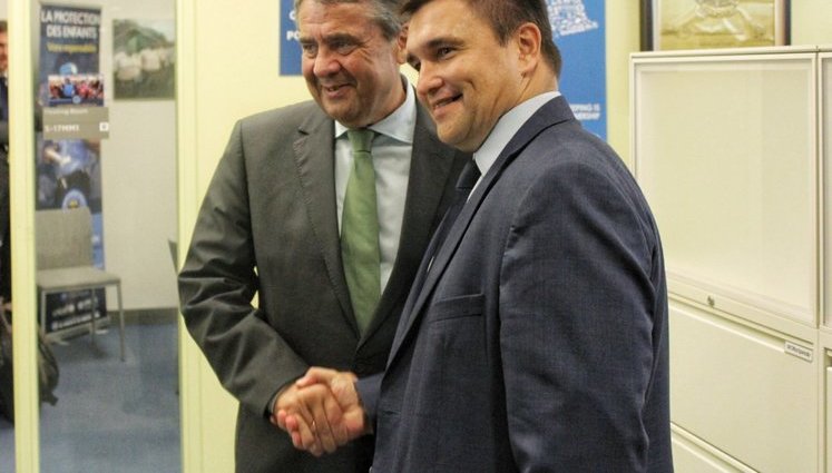 Клімкін і голова МЗС Німеччини Габріель обговорили введення миротворчої місії ООН на Донбас. ФОТО
