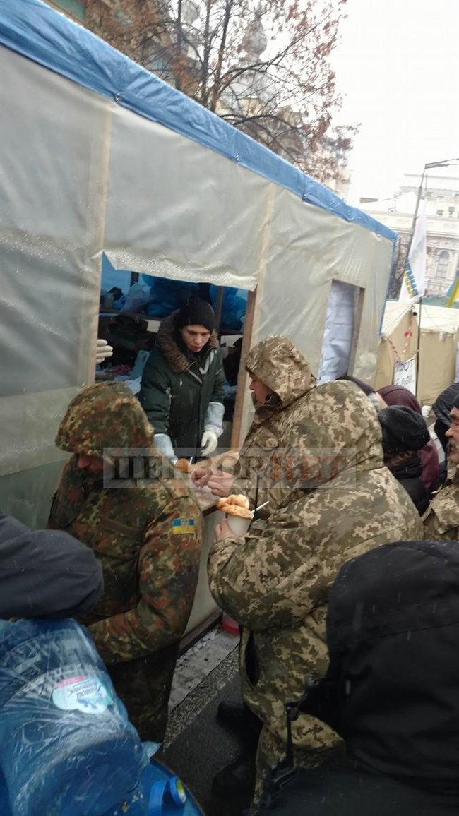 Several political forces launch rallies outside Rada 13