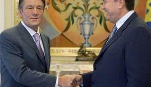 Ющенко поздравил Януковича с Днем рождения и пожелал ему счастья