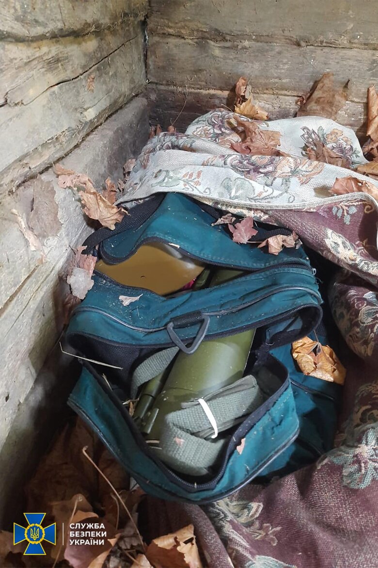 СБУ обнаружила тайник с боеприпасами в Ривненской области недалеко от границы с Беларусью 03 СБУ обнаружила тайник с боеприпасами в Ривненской области недалеко от границы с Беларусью 03