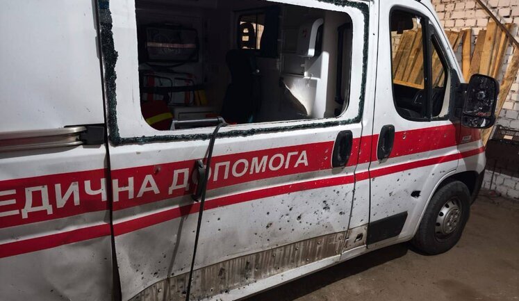 Росіяни атакували з дрона швидку на Херсонщині: двоє медиків зазнали поранень. ФОТО